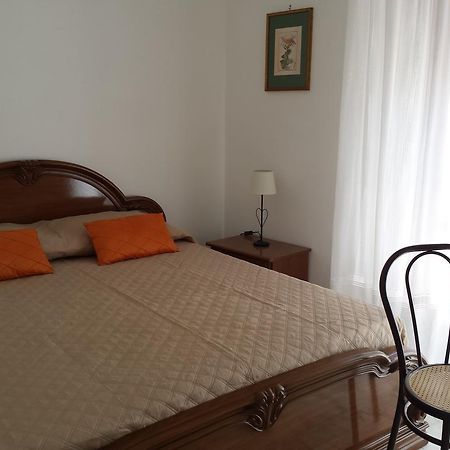 La Via Del Mare - Acireale Centro Storico Apartment Luaran gambar