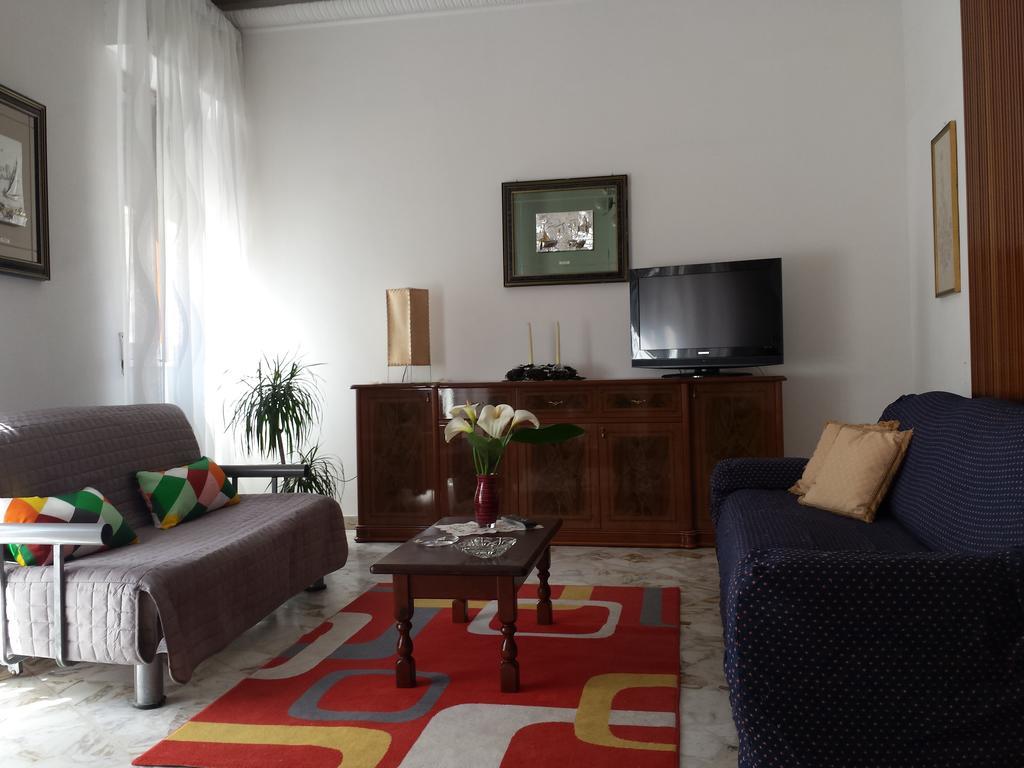 La Via Del Mare - Acireale Centro Storico Apartment Luaran gambar